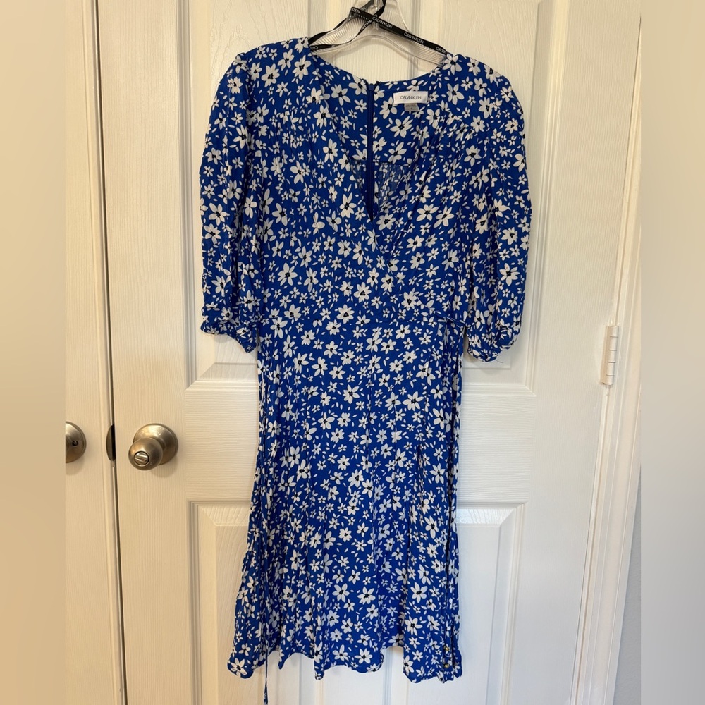Calvin Klein Cross Front V Neck Dress With Tie Waist- Sz 6